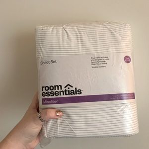 Twin XL Grey/White Sheet Set